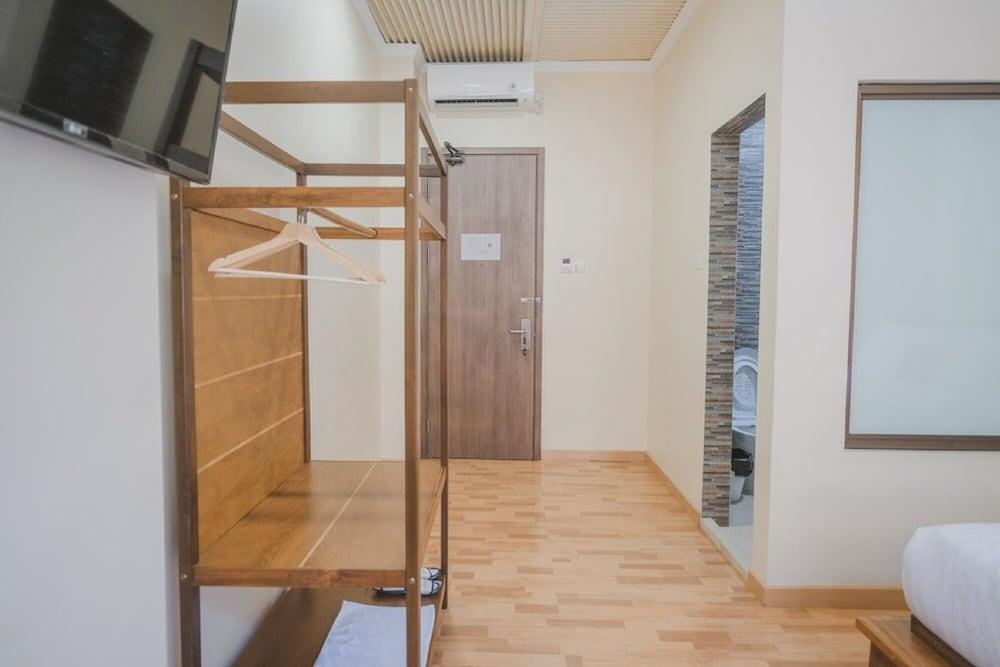 Reddoorz Plus Near Soekarno Hatta Airport 2 Tangerang Luaran gambar