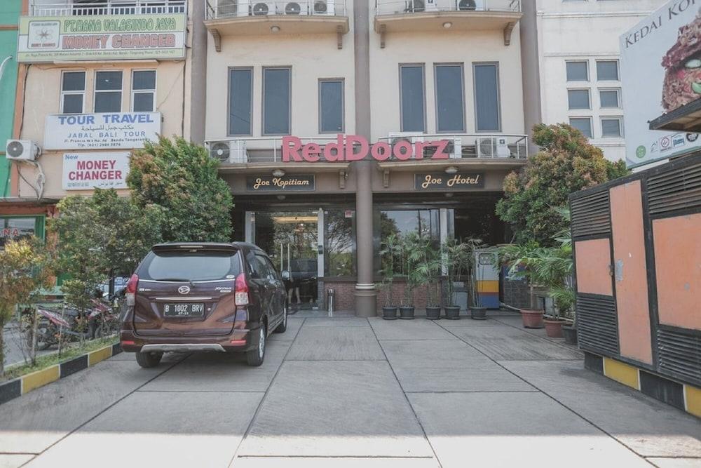 Reddoorz Plus Near Soekarno Hatta Airport 2 Tangerang Luaran gambar