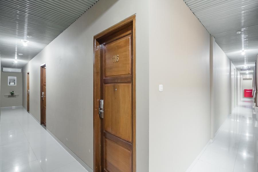 Reddoorz Plus Near Soekarno Hatta Airport 2 Tangerang Luaran gambar