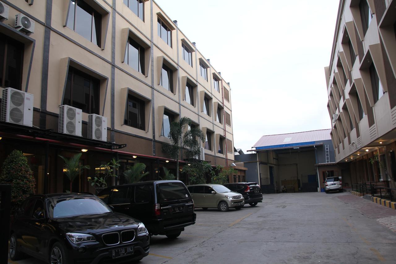 Reddoorz Plus Near Soekarno Hatta Airport 2 Tangerang Luaran gambar