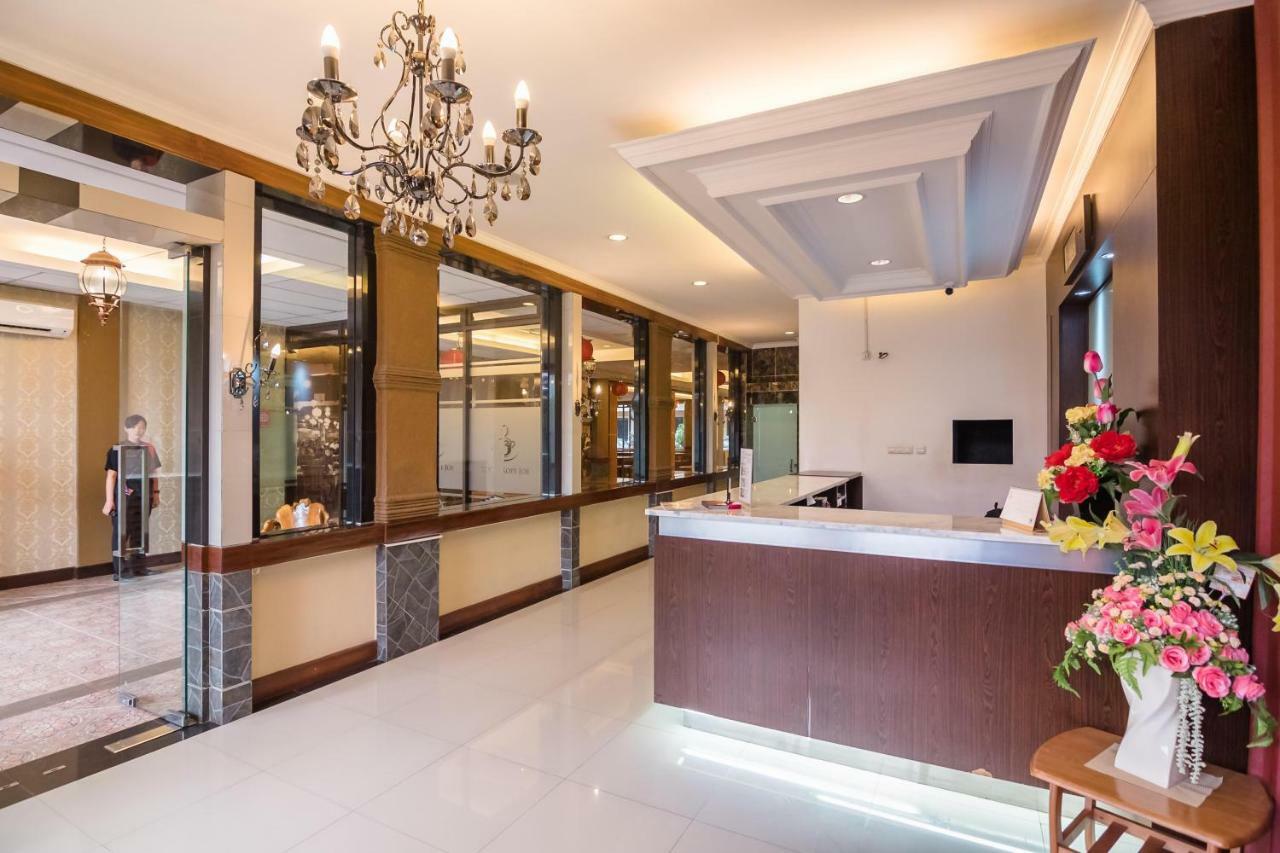 Reddoorz Plus Near Soekarno Hatta Airport 2 Tangerang Luaran gambar