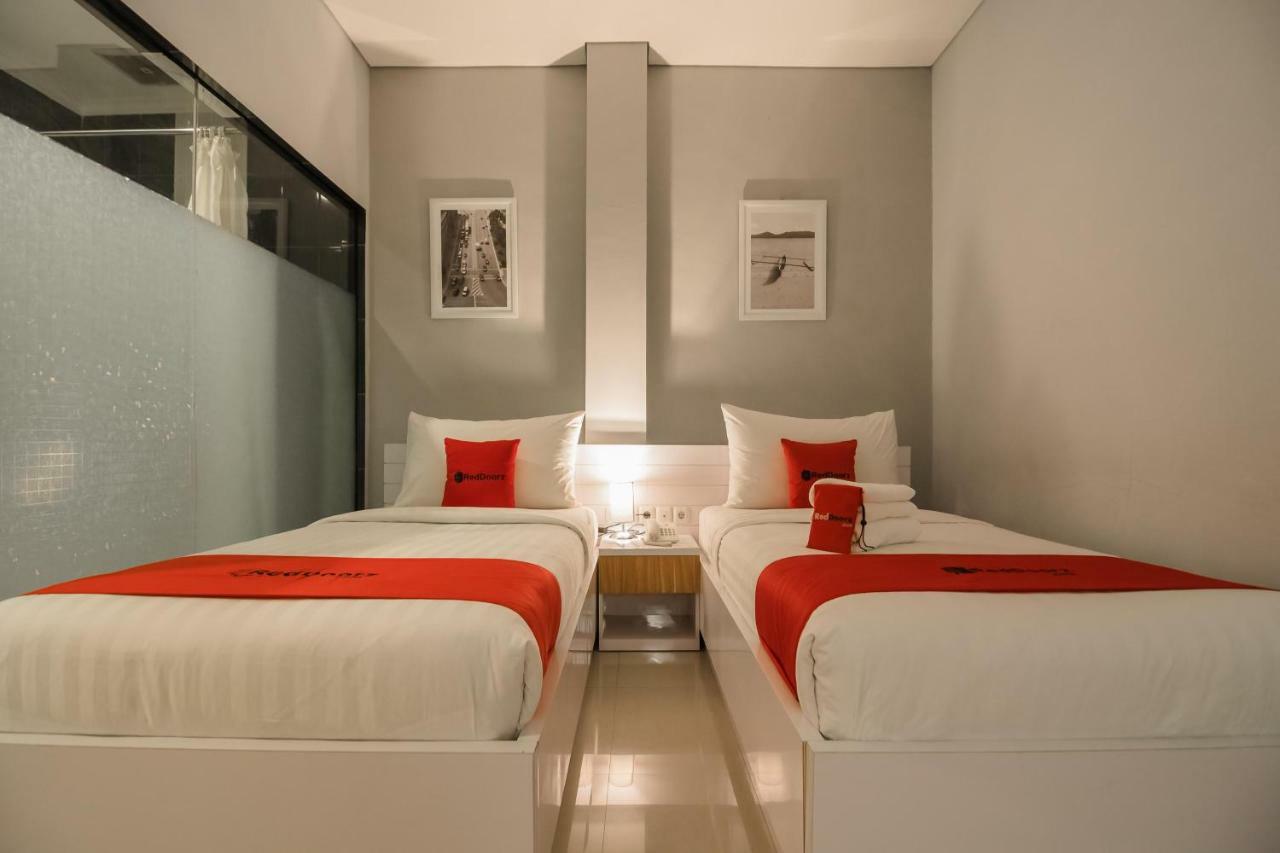 Reddoorz Plus Near Soekarno Hatta Airport 2 Tangerang Luaran gambar