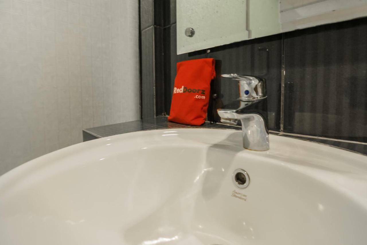Reddoorz Plus Near Soekarno Hatta Airport 2 Tangerang Luaran gambar