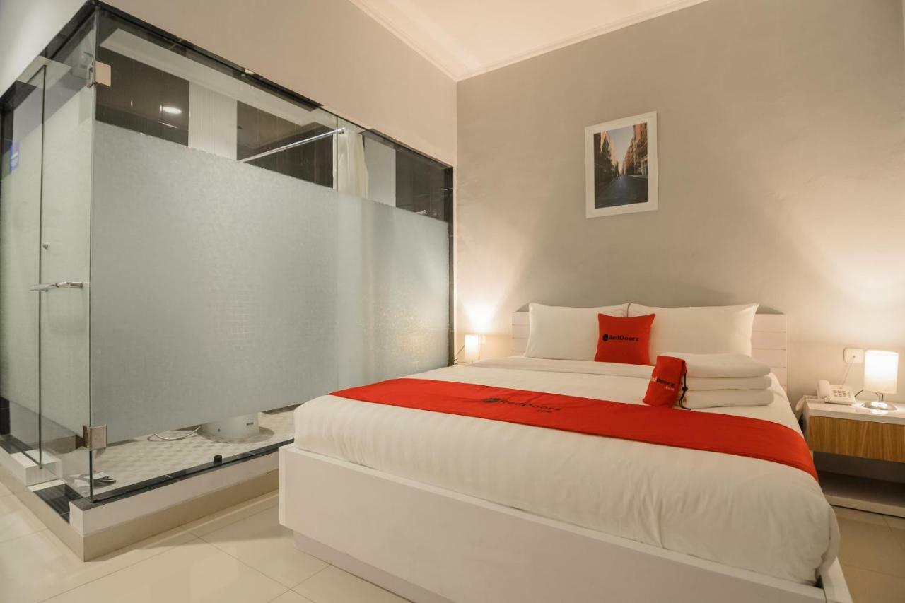 Reddoorz Plus Near Soekarno Hatta Airport 2 Tangerang Luaran gambar