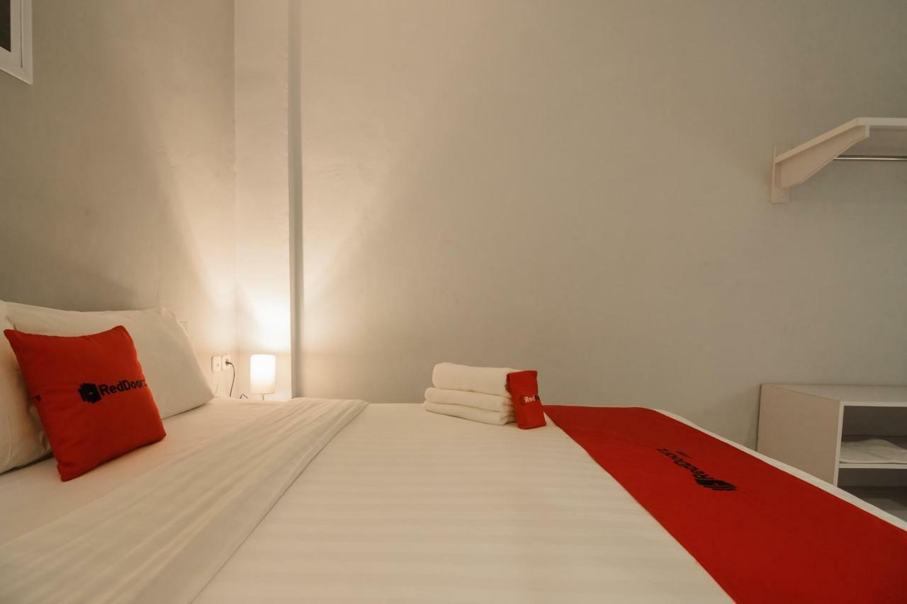Reddoorz Plus Near Soekarno Hatta Airport 2 Tangerang Luaran gambar